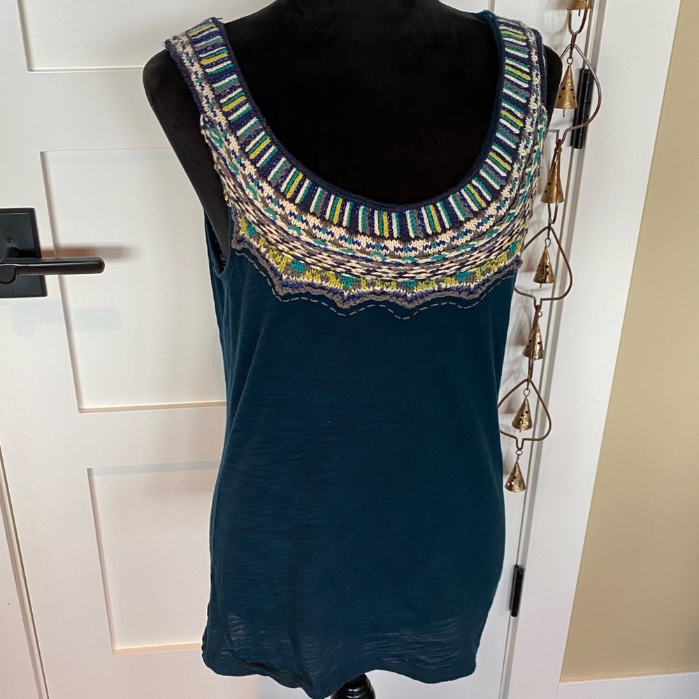 EUC Anthropologie Scoop Neck Knit Tank
